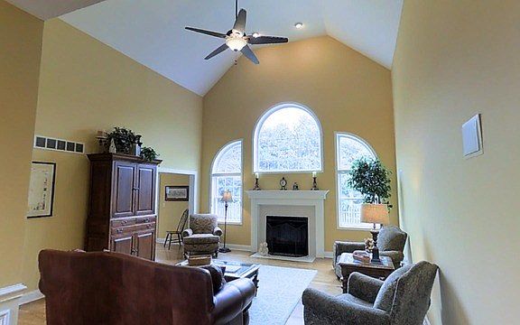4th image of 2719 Sweetbroom Ct