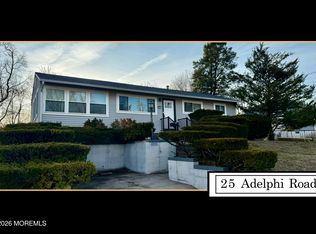 25 Adelphi Rd, South Toms River, NJ 08757