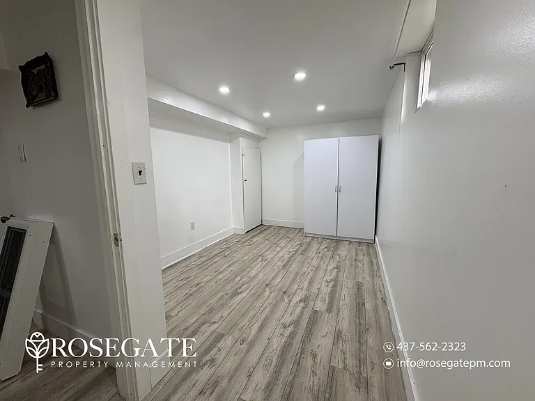 7175 Roger Cres #2 — Photo 8
