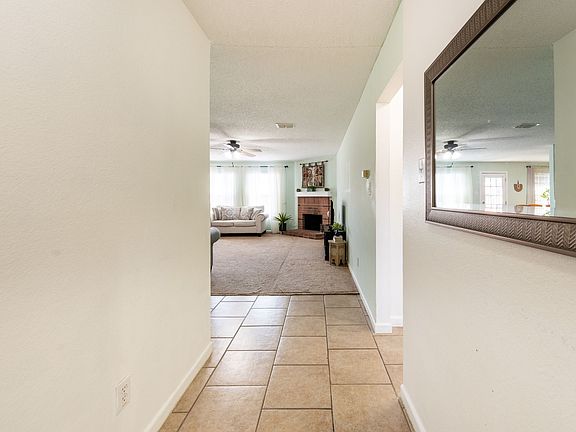 3rd image of 1471 Englewood Dr