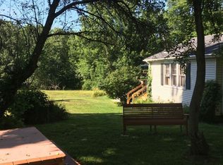 4 Searle Rd, Huntington, MA 01050