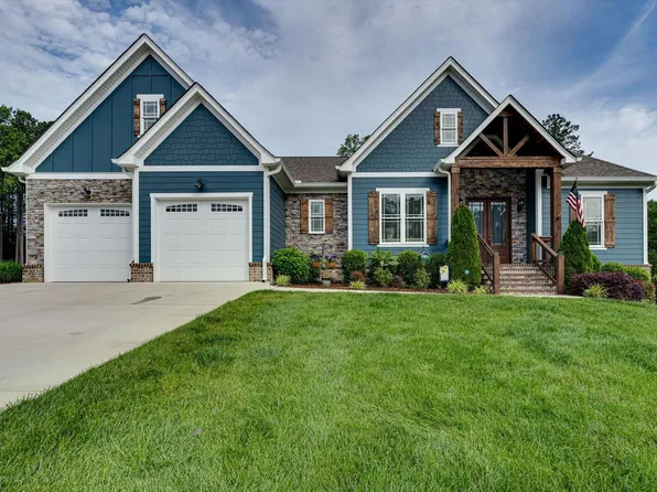 826 Equestrian Dr, Soddy Daisy, TN 37379