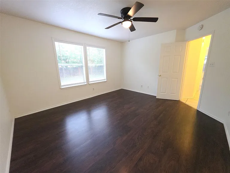 1600 Hollow Tree Blvd — Photo 16