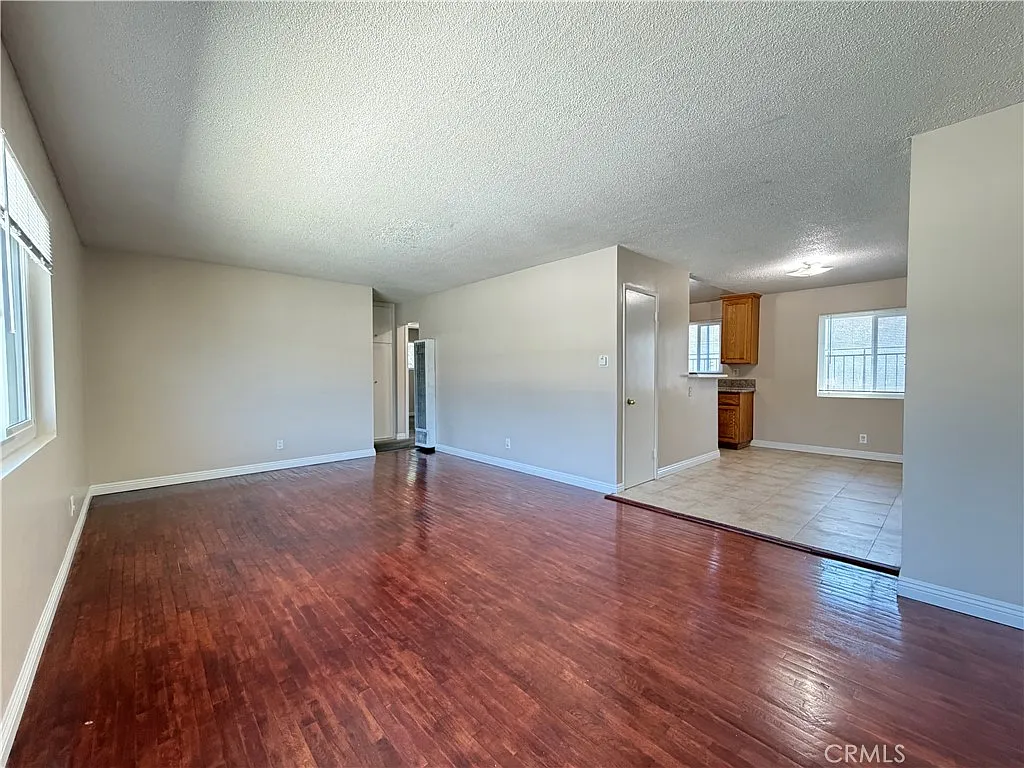 2 bed, 950 sqft, $2,295 — Photo 4