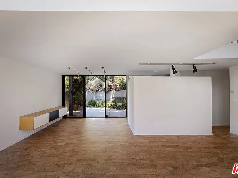 3035 Windsor Ave — Photo 19