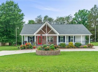 4140 Northampton Dr, Winston Salem, NC 27105