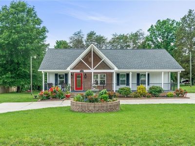 4140 Northampton Dr, Winston Salem, NC, 27105