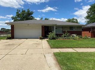 30517 Newport Dr, Warren, MI 48088