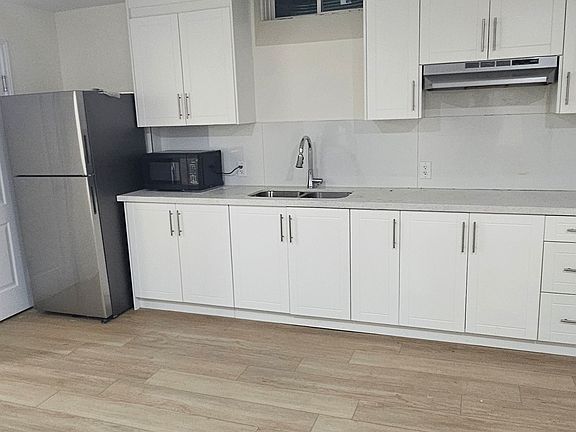 4th image of 27 James Walker Ave