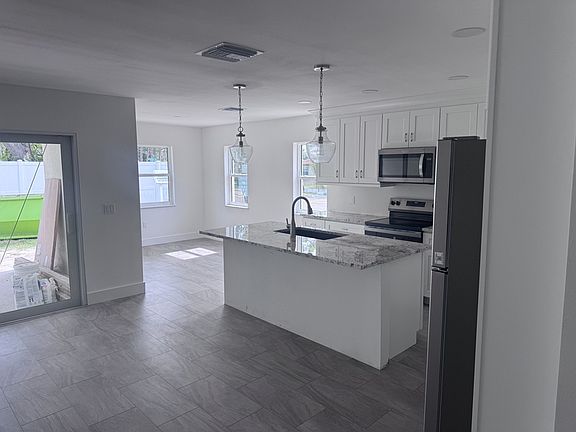 3rd image of 3151 Ashton Rd