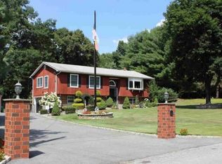 11 Pierce Arrow Rd, Hopewell Junction, NY 12533