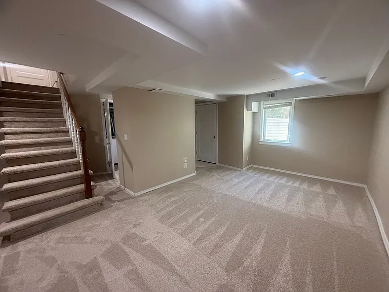 834 N Newport St — Photo 20