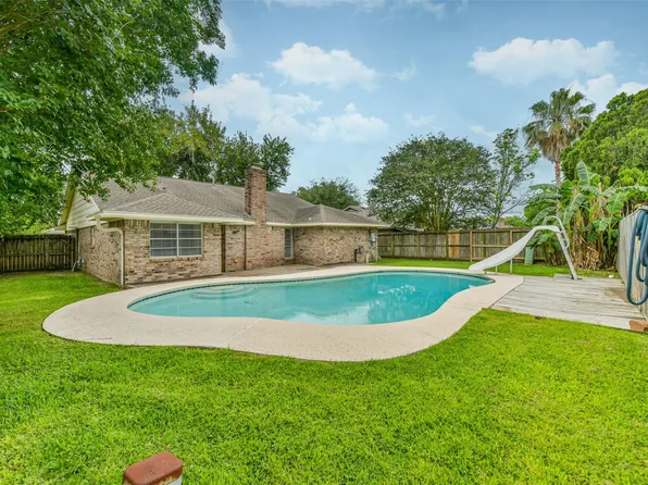 2230 E Clare St, Deer Park, TX 77536