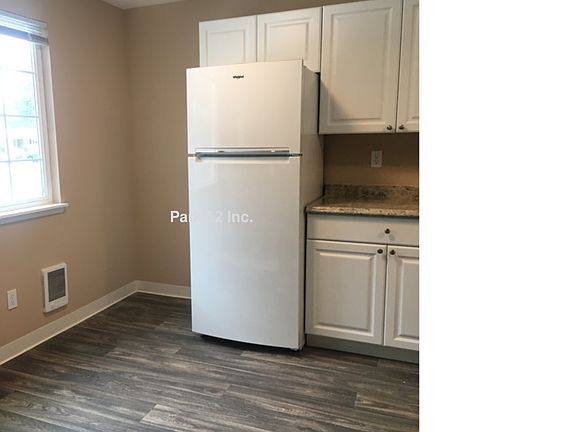 3rd image of 230 S 80th St APT 14