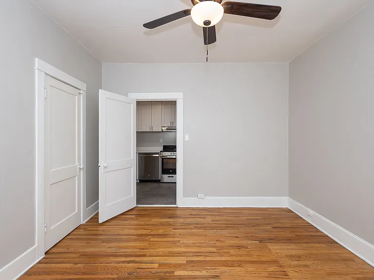 1069 N Pearl St — Photo 11