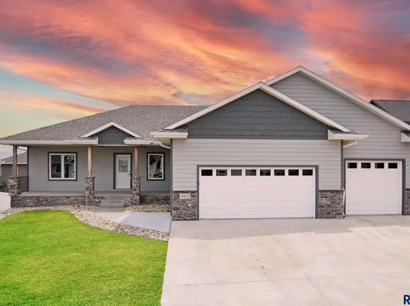 4017 N Interlachen Trl, Sioux Falls, SD 57107