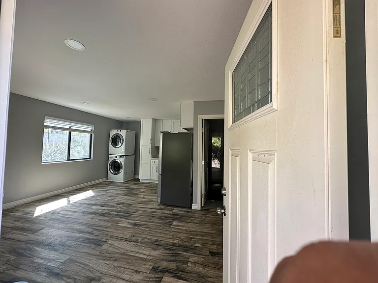 620 Wilshire Pl — Photo 2