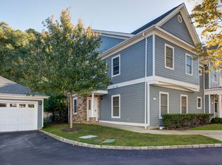 33 Andrew Court, Southampton, NY 11968