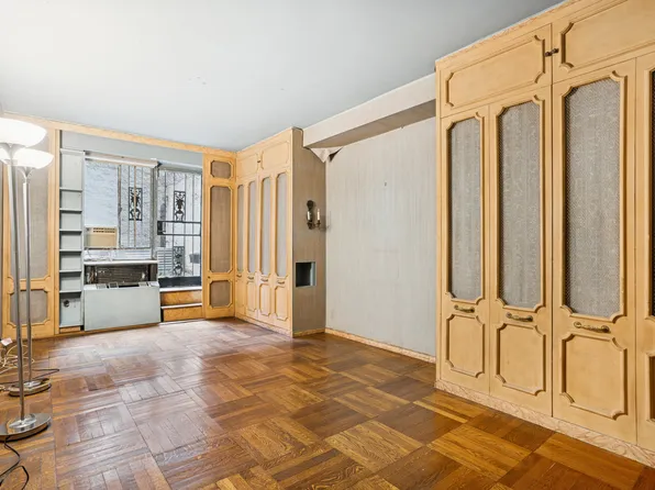 30 East 62nd Street image 8 of 16