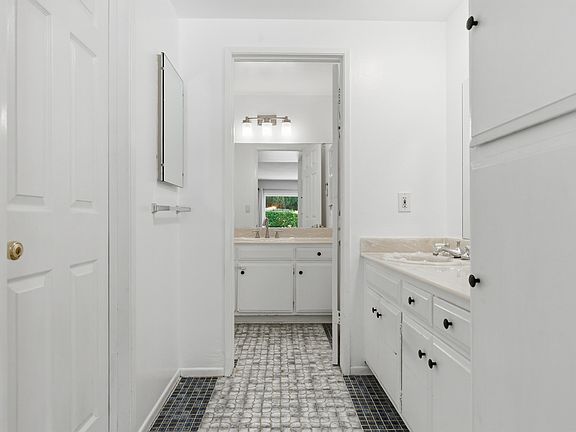 5th image of 1335 N Sarita Pl