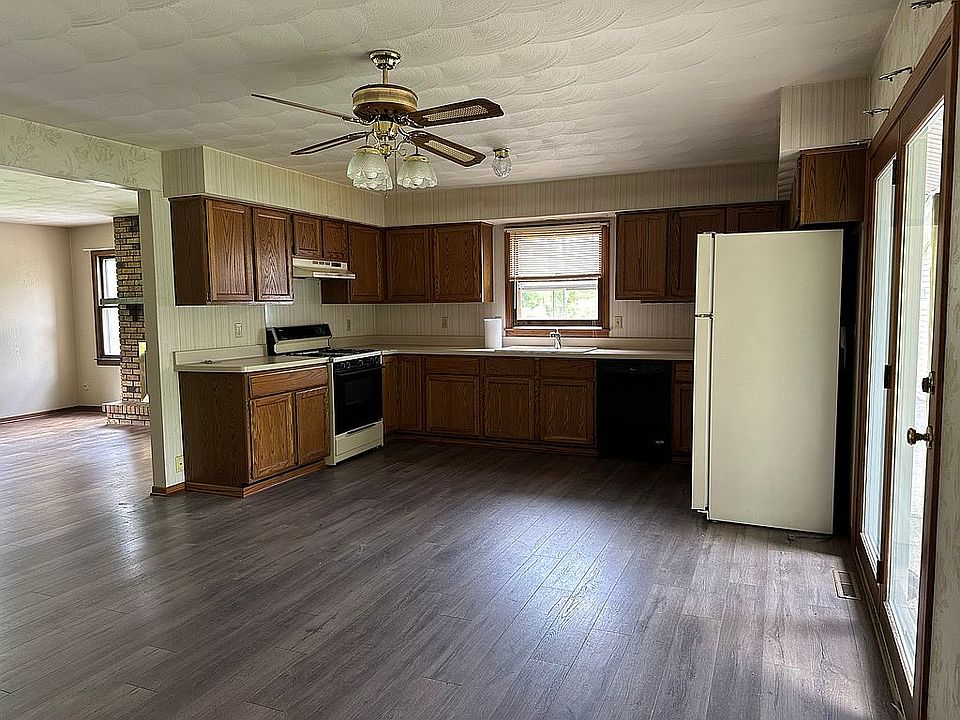 11051 Ventura Blvd, Machesney Park, IL 61115 Zillow