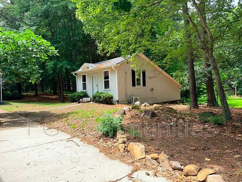 1st image of 1914 Ridgewood Rd
