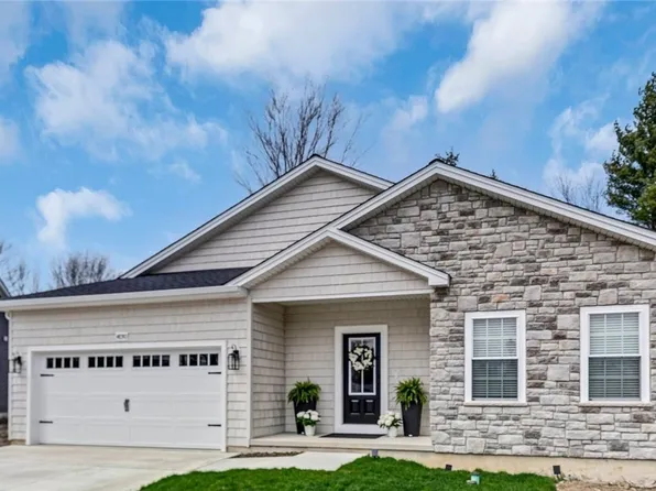 4890 Killarney Mnr, Hamburg, NY 14075