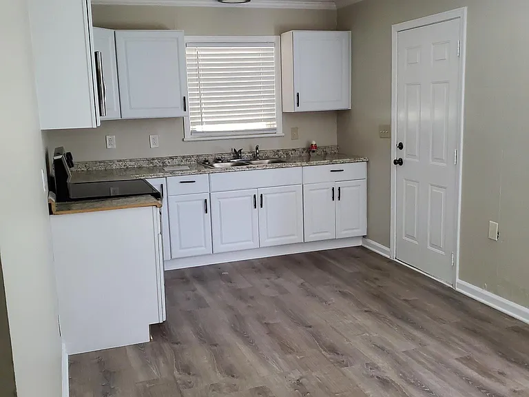 2302 Lyon St — Photo 14