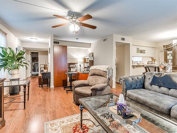 5th image of 4400 Hemingway Dr APT 144