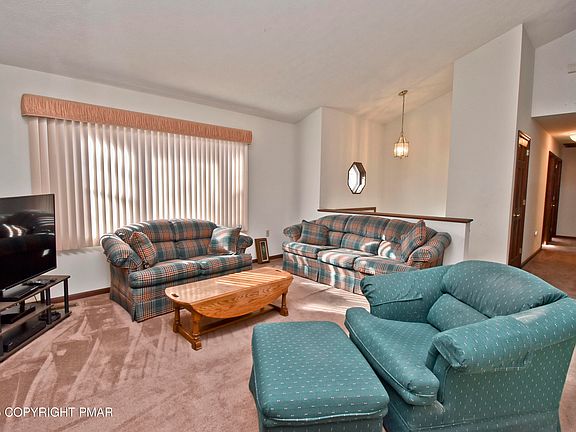 4th image of 8212 Pine Grove Dr