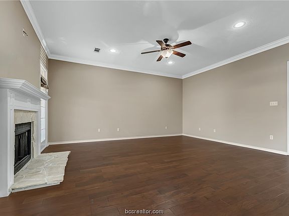 4th image of 9004 Stonebrook Dr