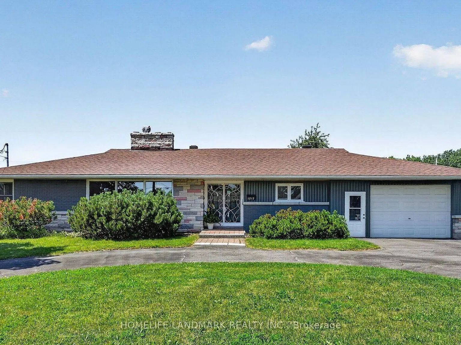 4 bed, $3,100 — Photo 1