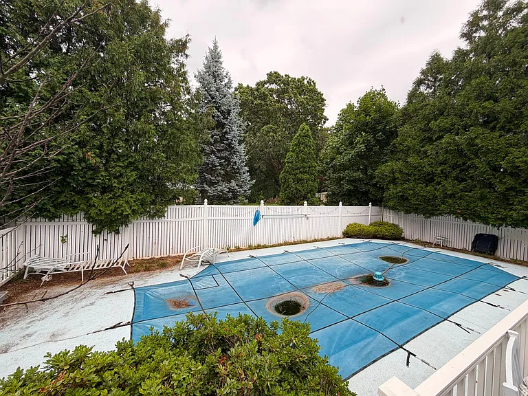300 Saint Johns Pl — Photo 20