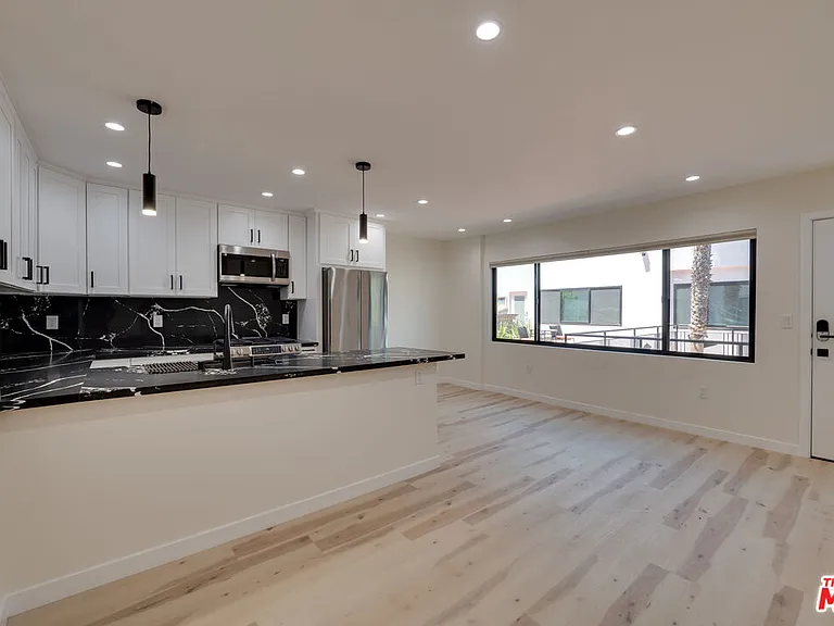 928 N San Vicente Blvd #109 — Photo 5