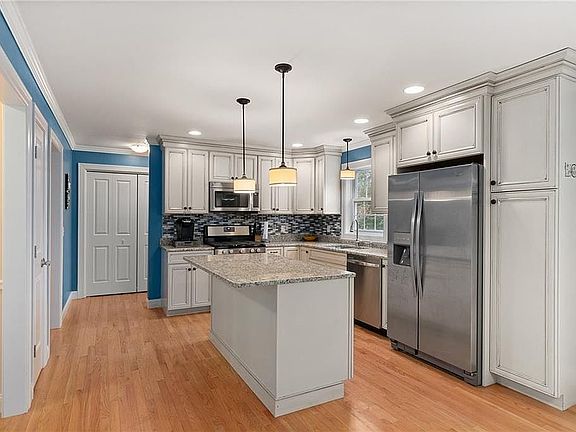 3rd image of 3 Grist Mill Ct