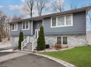 16 Prospect Point Rd, Jefferson Twp., NJ 07849