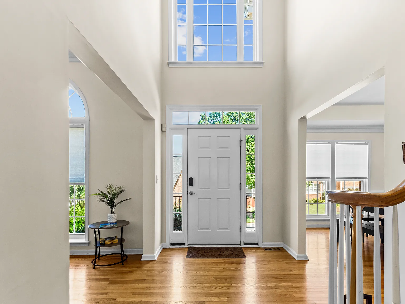 8 Bentley Way — Photo 2