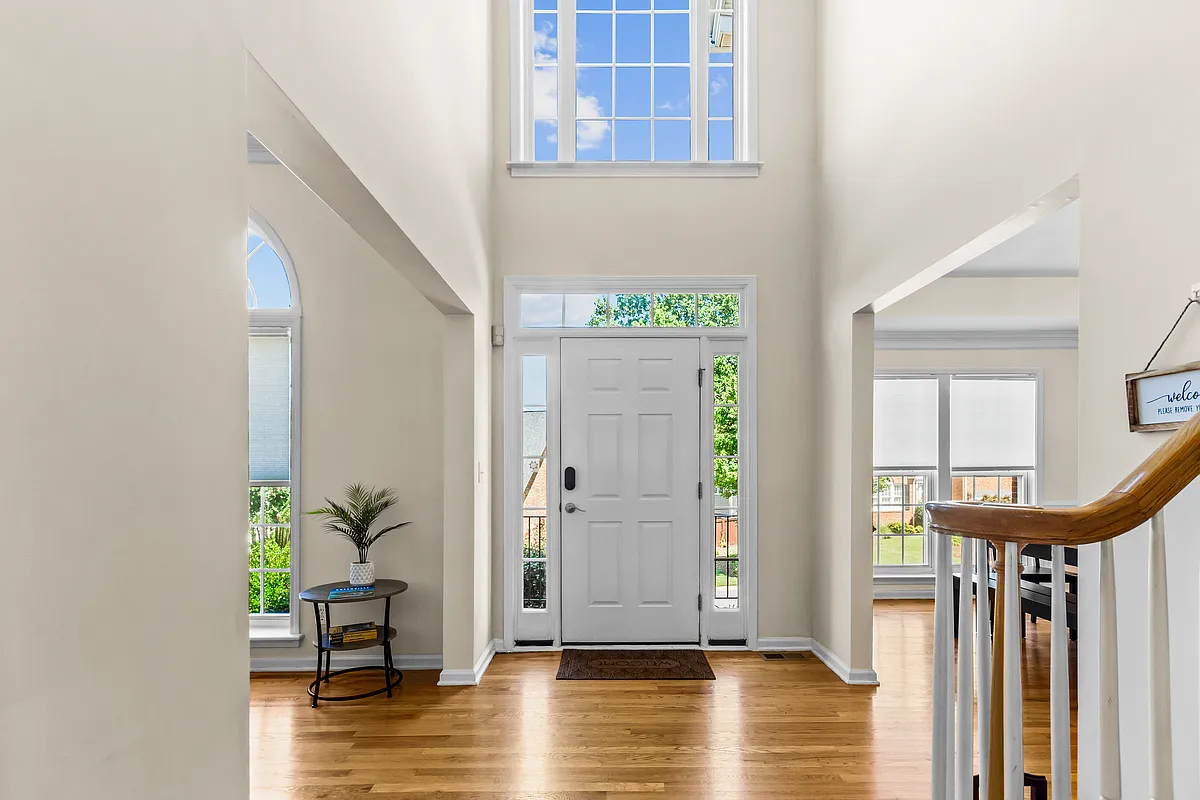 Welcome to our bright, spacious home! - 8 Bentley Way