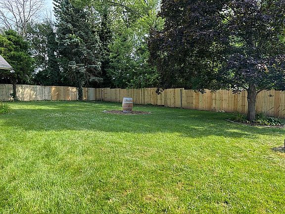 5th image of 3026 Vineyard St