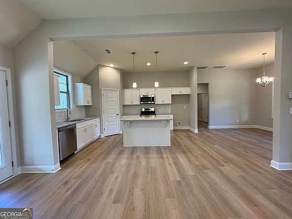 5th image of 326 Dylan Way