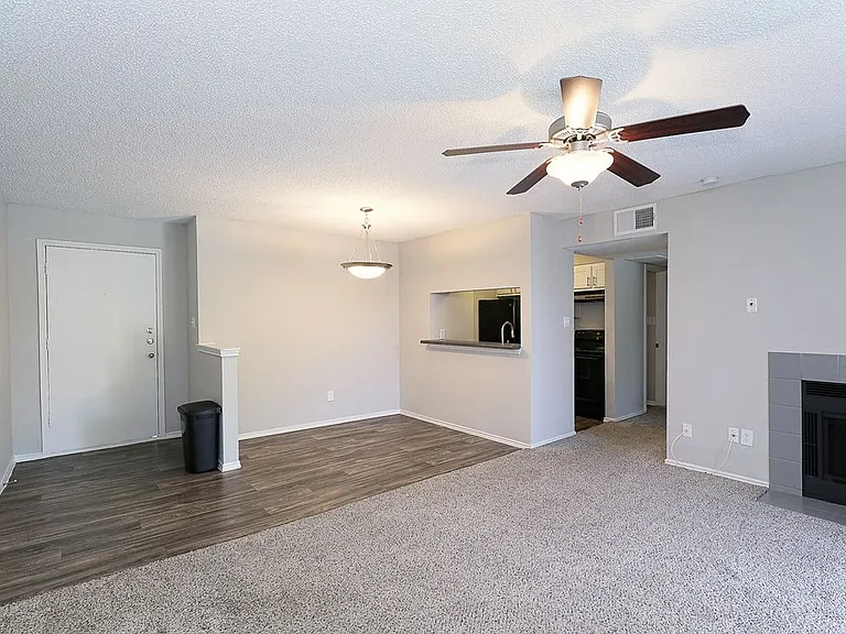 City Crest Apartments — Photo 37
