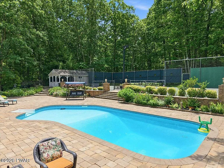 1075 Acacia Dr — Photo 52