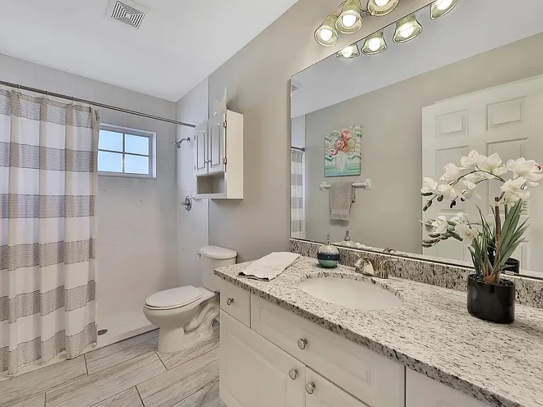 14581 Harewood Ct — Photo 14
