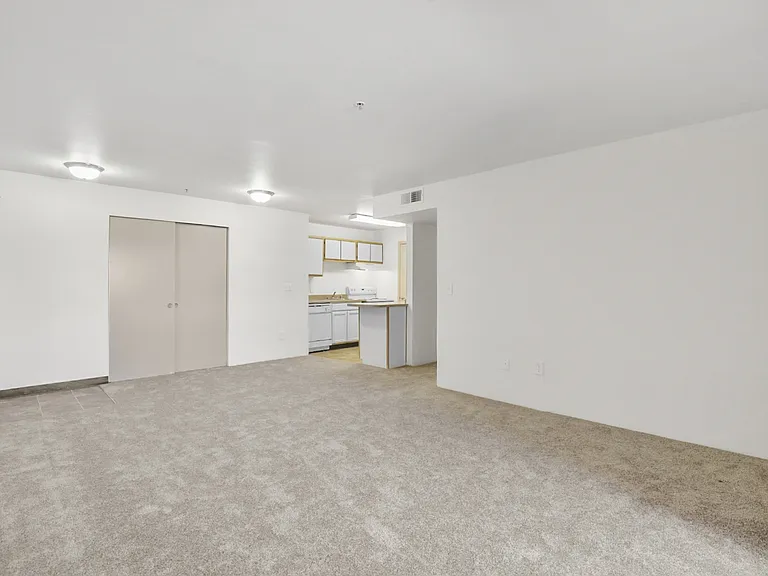 El Paseo Apartments — Photo 14