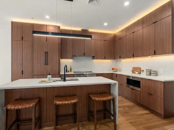 58 Kent St #402, Brookline, MA 02445