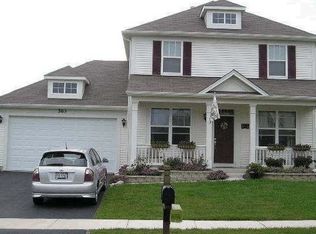 563 Cardinal Ave, Oswego, IL 60543