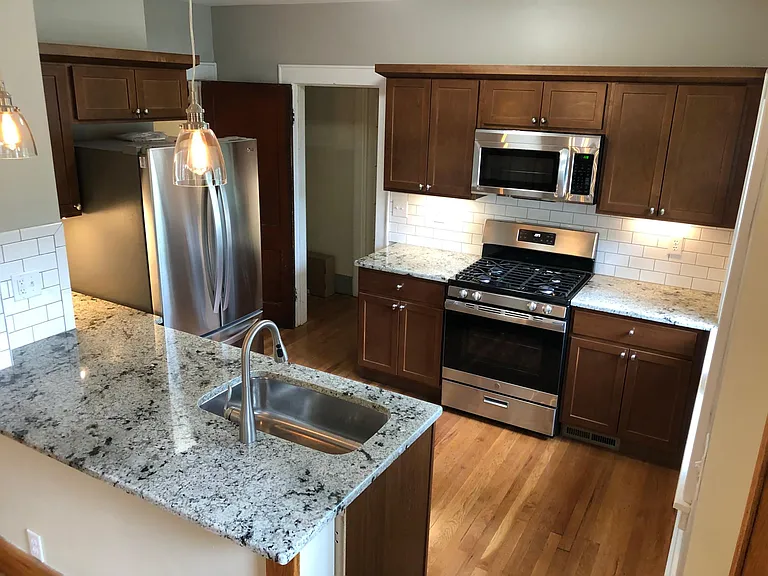 400 Broad St #1 — Photo 3