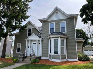 328 S Main St, Seymour, WI 54165