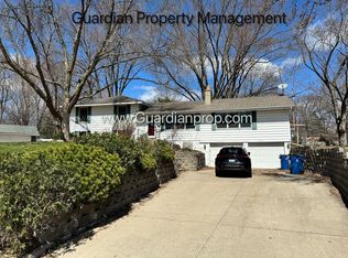 2318 Towerview Cir, Bloomington, MN 55431