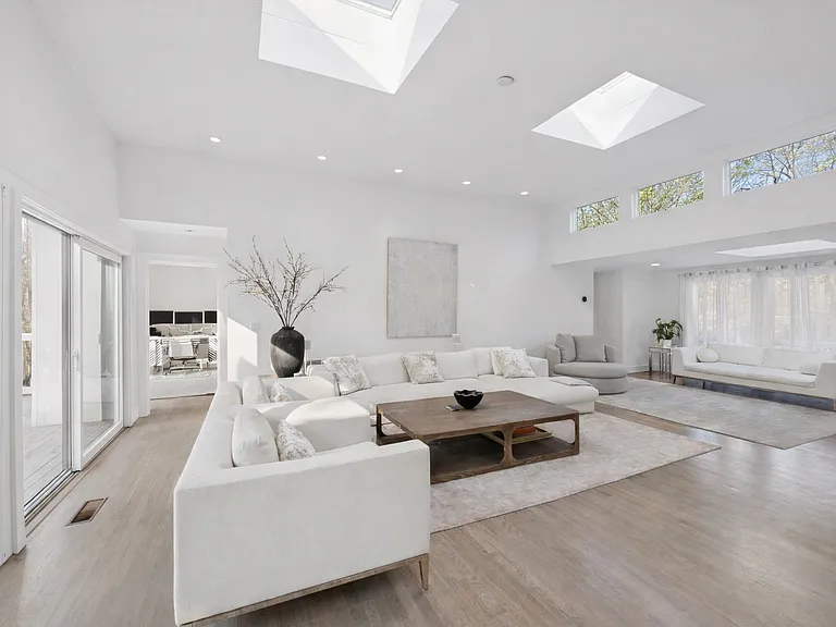 3 Southwood Ln — Photo 9